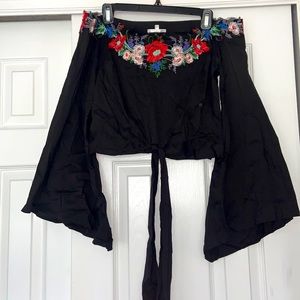 Lulumari Shoulderless top